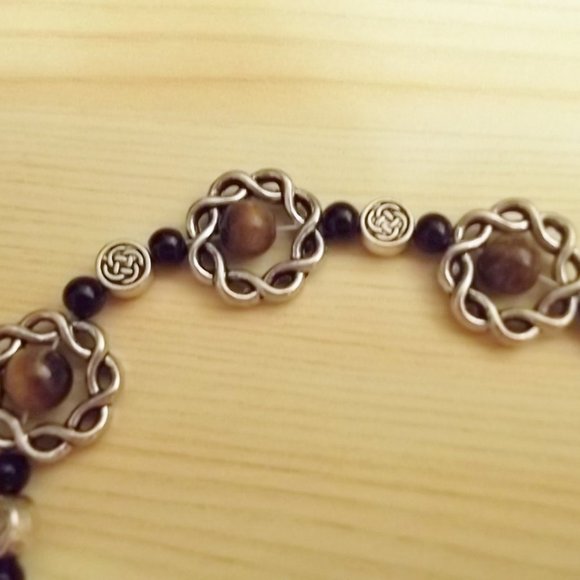 *5/35* Celtic Tiger Eye Toggle Bracelet - Picture 4 of 4